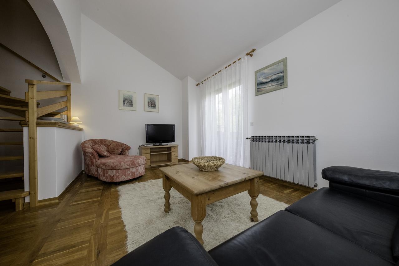 Apartments Dedic Supetarska Draga Eksteriør bilde